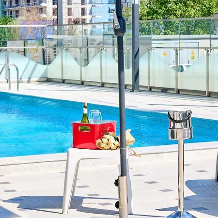 Blue Ocean In Nord10 Pool Apartman Mamaia